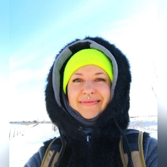 Meet your Posher, Robyn - Picture 1 of 2